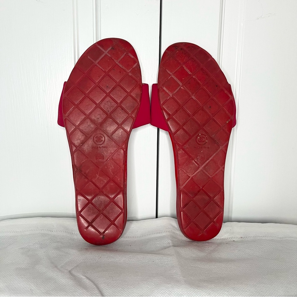 ⚡️CHANEL Red, Blue& White Rubber Flat Sandals - Picture 5 of 5